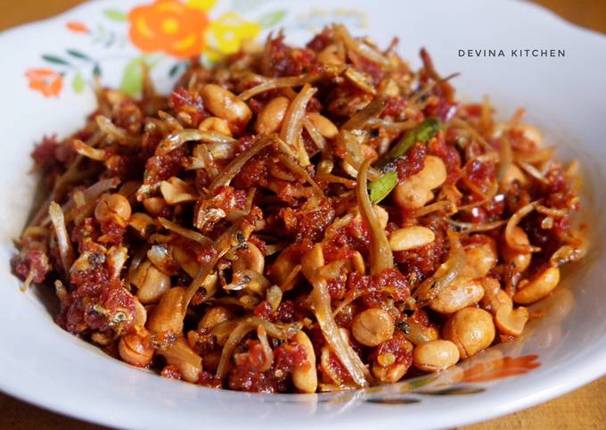 Cara Gampang Menyiapkan Balado Teri Kacang Pedas Manis, Enak Banget