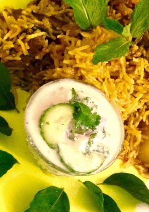 A picture of Signature Memoni Akni (Pulao).