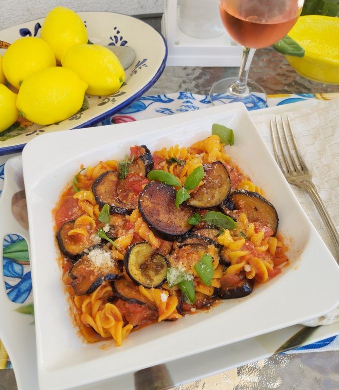 Pasta Alla Norma / Paradicsomos Tészta Sült Padlizsánnal Olasz Módra ...