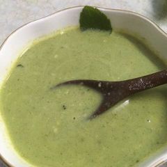A picture of Broccoli Almond Soup.