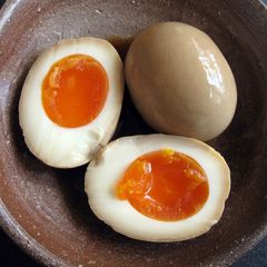 A picture of Soy Sauce Eggs.