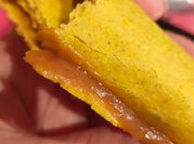 Una foto di piadina salsa