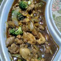 A picture of Ayam Jamur Lada Hitam.