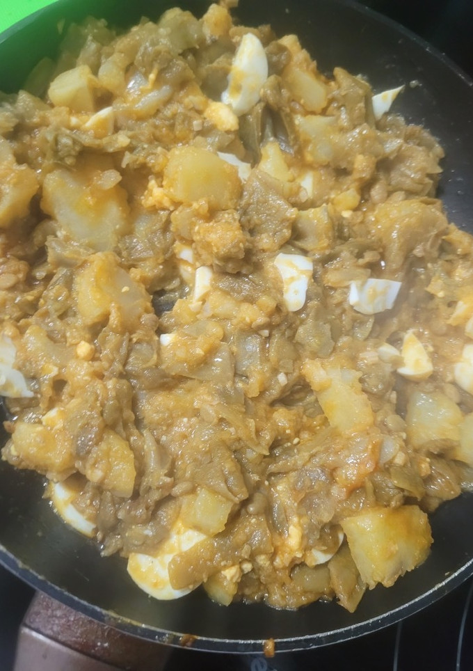 Una foto de Judías verdes revuelto con patatas y huevo