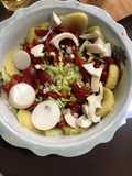 Ensalada de patatas, pimieno Morton y ajates