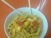 Una foto de mejillones al wok
