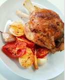 Codillo de cerdo con verduras asadas