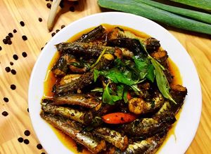 Hình của món Cá Kèo Kho Rau Răm.