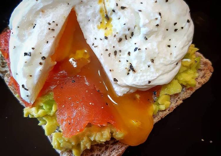 Combo perfetta: salmone, avocado e uovo