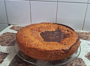 Una foto de Bizcochuelo en licuadora versión marmoleado con jengibre, naranja y zanahoria también chía