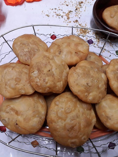खस्ता कचौरी (Khasta Kachori recipe in hindi) रेसिपी मुख्य फोटो