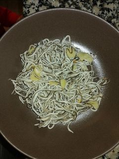 Una foto de Gula con ajillo