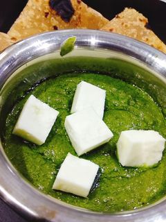 पालक पनीर (palak paneer recipe in hindi) रेसिपी मुख्य फोटो