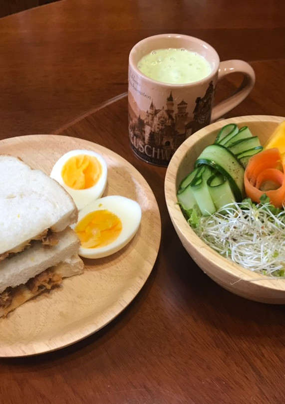 蒲燒鰻吐司·鮮蔬沙拉 的食譜成品照片