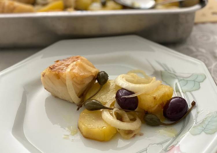 Bacalhau com batatas e alcaparras - Tudogosreceitas