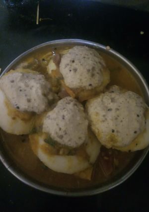 सूजी की इडली और चटनी(suji ki idli aur chutney recipe in hindi) रेसिपी मुख्य फोटो