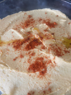 Una foto de Hummus de garbanzos y tahini
