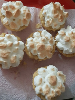 Una foto de Minis pie de limón