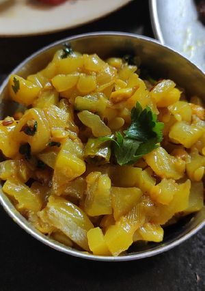लौकी की सब्जी (lauki ki sabzi recipe in Hindi) रेसिपी मुख्य फोटो