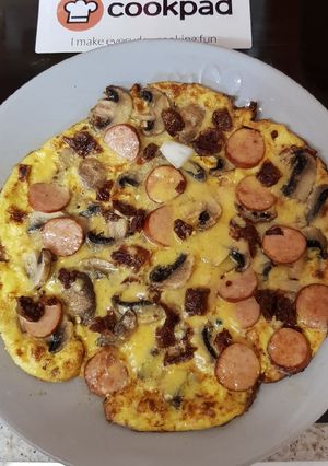 A picture of My Mushroom & Smoked cooked sausage omelette.