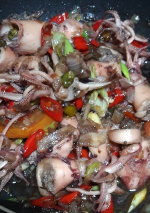 Foto resep Tumis cumi asin (re-cook dr resep anissa agustina)