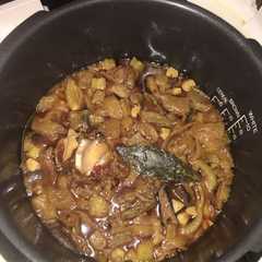 Una foto de Níscalos con patatas y mollejas de pollo