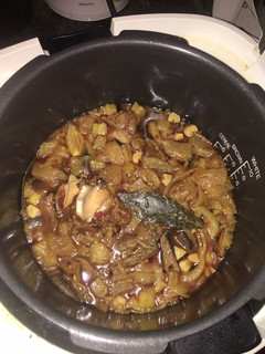 Una foto de Níscalos con patatas y mollejas de pollo