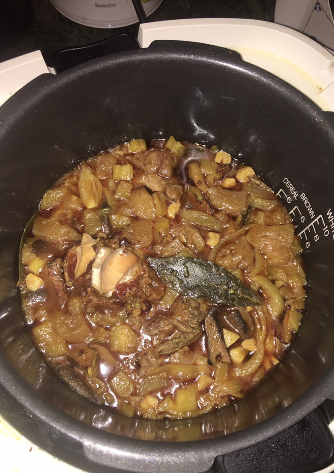 Una foto de Níscalos con patatas y mollejas de pollo