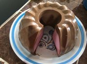 Una foto de gelatina de chocolate con grenetina