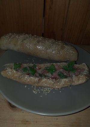 Una foto de Pan rústico natural (baguette)