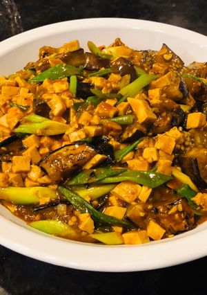 A picture of Spicy Eggplant Mapo Tofu (un-stir fried Eggplant and Tofu).