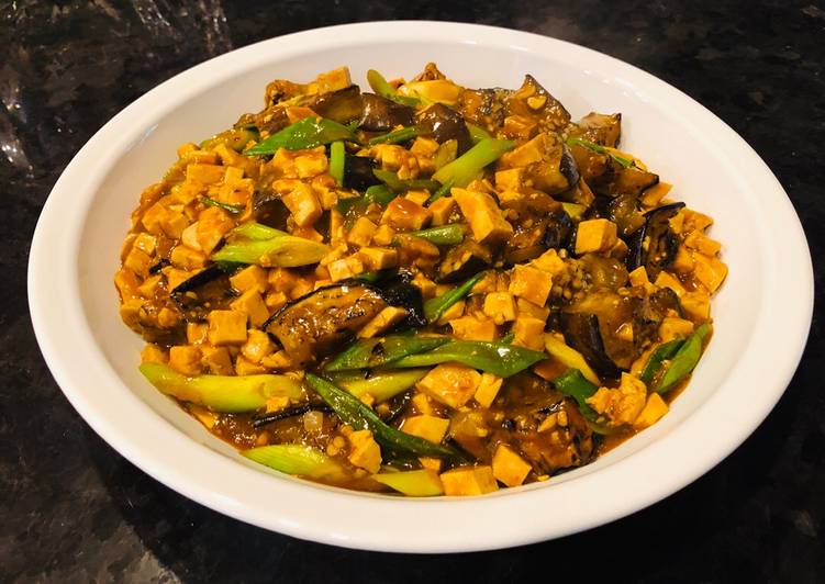 Recipe of Quick Spicy Eggplant Mapo Tofu (un-stir fried Eggplant and Tofu)