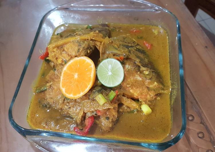 Gulai Kepala dan Tulang Ikan Kakap