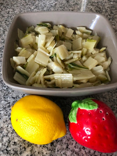 Una foto de Ensalada de tallos de acelga
