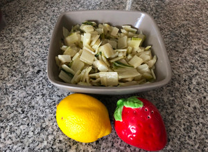 Una foto de Ensalada de tallos de acelga