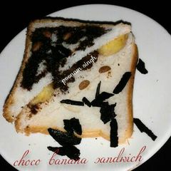 A picture of Choco banana sandwich.