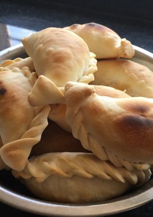 Una foto de Empanadas de pollo 🍗