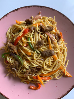 A picture of Beef stirfry pasta | spaghetti.