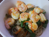 Fideos Vermicelli salteados con Camarón y Verduras