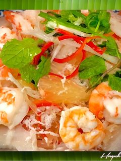 Hình của món Gỏi Bưởi Hồng Cơm Dừa Tôm Thịt.
