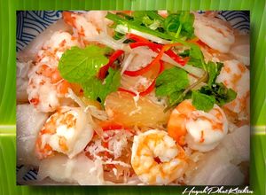 Hình của món Gỏi Bưởi Hồng Cơm Dừa Tôm Thịt.