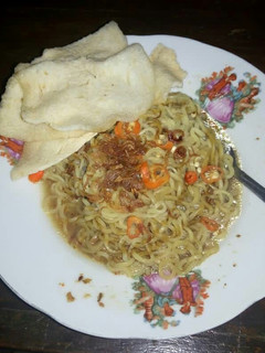 Foto resep Mi goreng nyemek (cara ribet menikmati mi goreng) 😁
