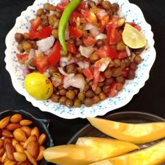 A picture of Chana Chaat.
