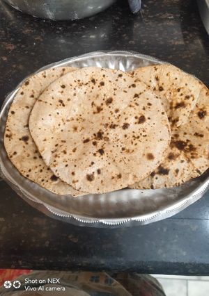 सिंपल रोटी(simple roti recipe in hindi) रेसिपी मुख्य फोटो