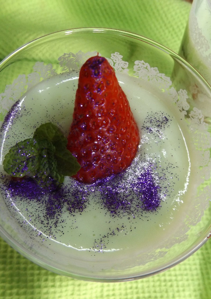 Una foto de Copa bizcochada con flan de pistachos