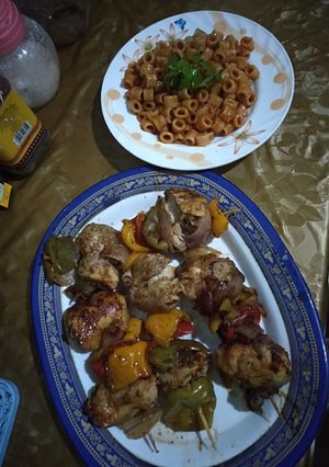 صورة لوصفة شيش طاووق ومعكرونه بصلصه
