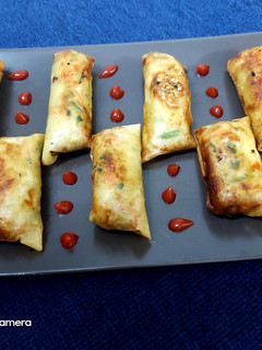 A picture of Chicken spring rolls.