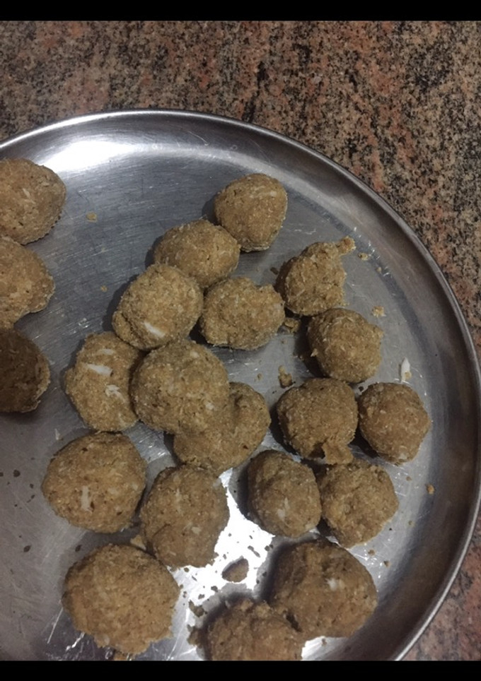 தேங்காய்ராகி மாவு கொழுக்கட்டை(coconut ragi kolukattai recipe in tamil) செய்முறை முக்கிய புகைப்படம்