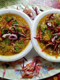 समोसा रगड़ा चाट (Samosa ragda chaat recipe in Hindi) रेसिपी मुख्य फोटो
