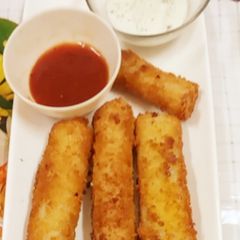 A picture of Chicken crepes roll.